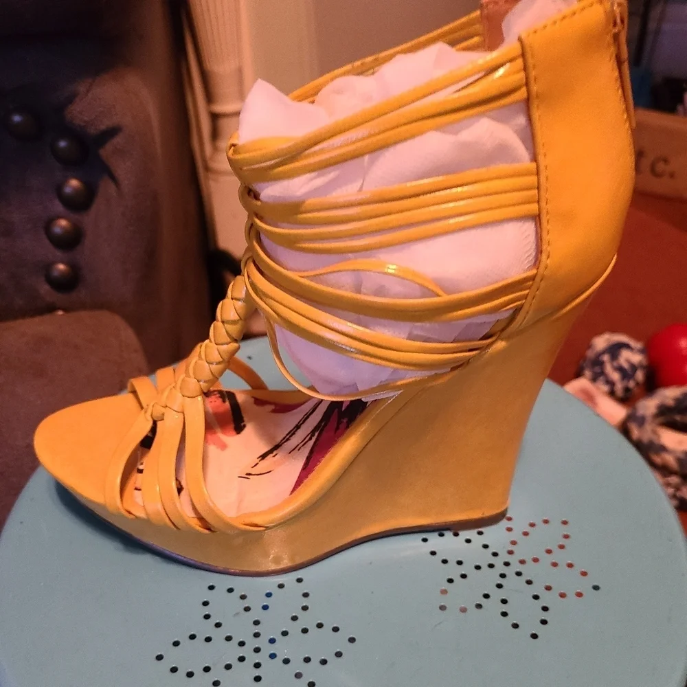HP🔥🔥Michael antonio yellow wedge New